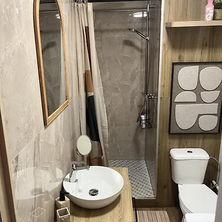 Renove Hyper Equipe Avec Acces Direct Au Port Rive Gauche Apartment